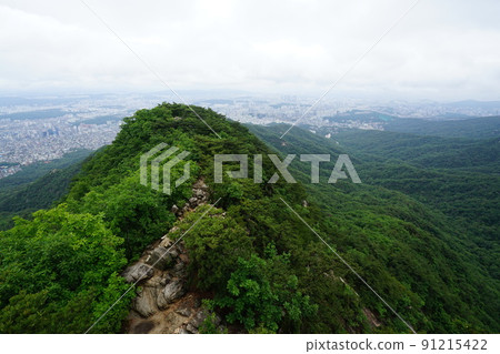 Bukhansan. National Park. Bohyeonbong. Samgaksan. Kalbawi. Fog Bukhansan. National Park. Bohyeonbong. Samgaksan. Kalbawi. Fog 91215422
