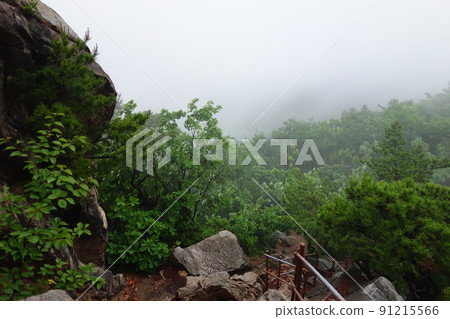 Bukhansan. National Park. Josbawi. Munpilbong. Fog Bukhansan. National Park. Josbawi. Munpilbong. Fog 91215566