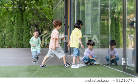 Kids Lifestyle Travel Friends Group Play Kids Lifestyle Travel Friends Group Play 91216773