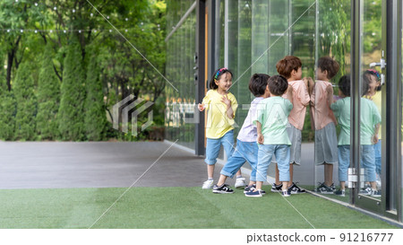 Kids Lifestyle Travel Friends Group Play Kids Lifestyle Travel Friends Group Play 91216777