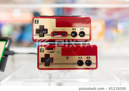 Famicom 控制器 Famicom 控制器 91219200