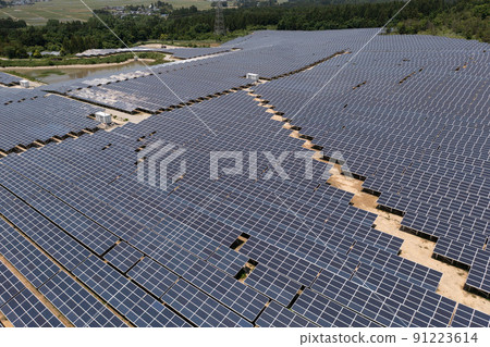 太陽能電池板航拍 91223614