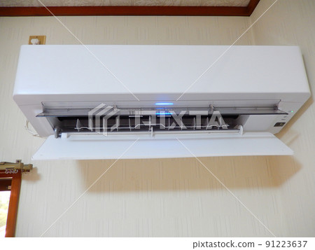 Air conditioner that operates for cooling on a hot summer day 91223637