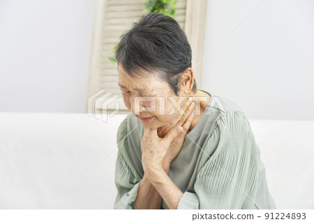 Elderly woman suffocating at home 91224893
