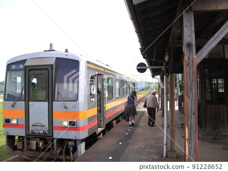 Mimasaka-Takio Station, a wooden station building on the JR Imbi Line that runs through Okayama Prefecture 91228652