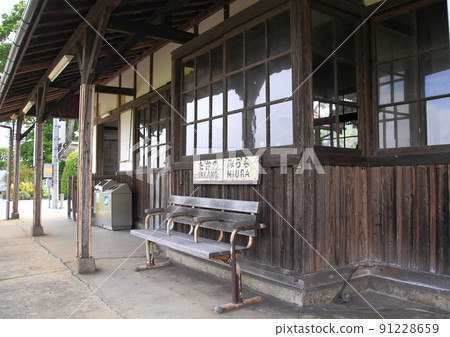 Mimasaka-Takio站，JR Imbi線上的木製車站建築，貫穿岡山縣 91228659