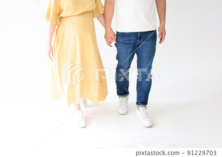 Couple's maternity photo without face 91229703
