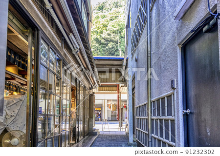 神奈川縣箱根湯本小田急線箱根湯本站前商店街 91232302