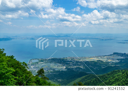 滋賀縣的琵琶湖和內湖俯瞰沙卡山 91241532