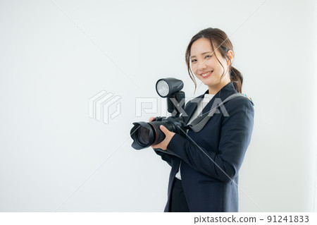 Female Photographer 91241833