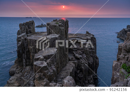 《福井縣》東尋坊的黃昏,福井的風景區 《福井縣》東尋坊的黃昏,福井的風景區 91242156