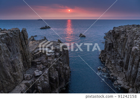 《Fukui Prefecture》 Tojinbo's dusk, Fukui's scenic spot 91242158