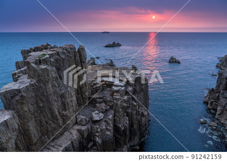 《福井縣》東尋坊的黃昏，福井的風景區 91242159