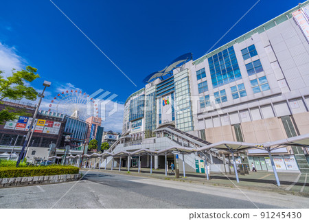 眺望日本橫濱市容中心北站前的購物小鎮“iti Aitai” 91245430