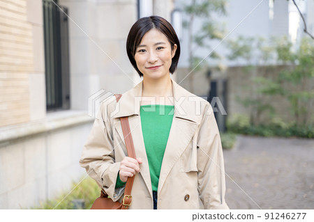 室外的女人 室外的女人 91246277