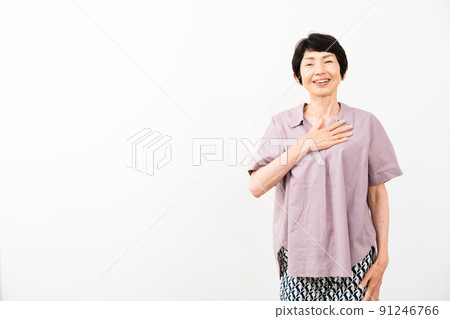 A smiling middle woman 91246766