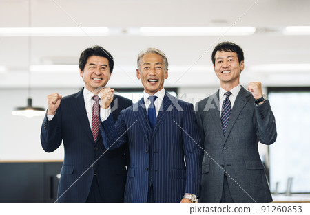 中/高級商務人士 91260853