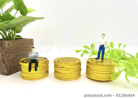 Thinking about money costs with businessmen 91266984