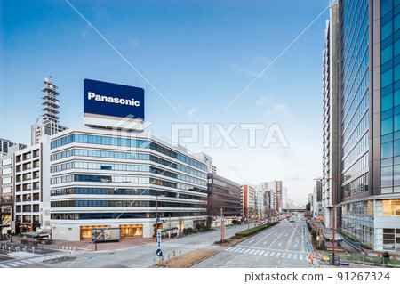 Main street in a big city (Sakura-dori, Nagoya) 91267324