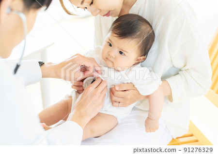 檢查嬰兒兒科醫生嬰兒檢查的醫生 91276329