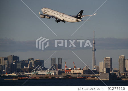 Skytree and Airbus A340 Skytree and Airbus A340 91277610