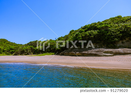 Senri Beach, when it was fresh green, Minabe Town, Wakayama Prefecture Senri Beach, when it was fresh green, Minabe Town, Wakayama Prefecture 91279020