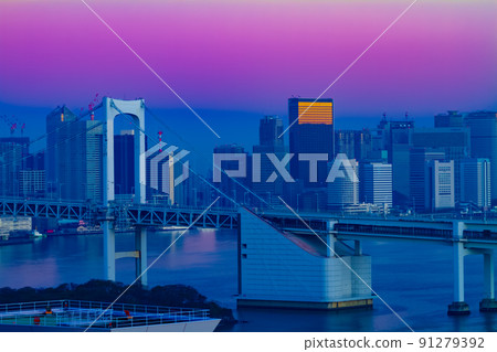 Rainbow bridge sunrise 91279392