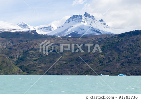 Navigation on Argentino lake, Patagonia landscape, Argentina 91283730