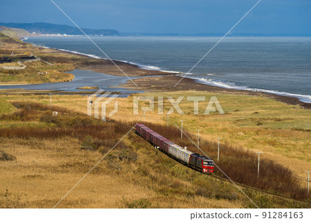 DF200 freight train runs the view from the hill of Sakubetsu DF200 freight train runs the view from the hill of Sakubetsu 91284163