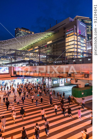 《Osaka Prefecture》 Osaka station square, city night view 《Osaka Prefecture》 Osaka station square, city night view 91284841