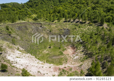 洞爺西山腳火山口鳥瞰圖 91285123