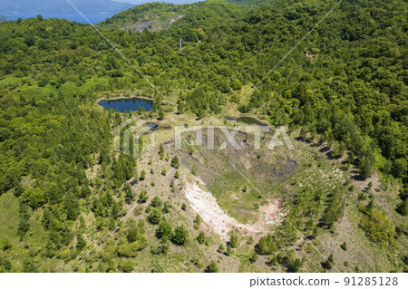 洞爺西山腳火山口（火山口群）鳥瞰圖 91285128