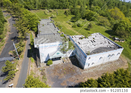 鳥瞰山腳下的火山口。 91285138