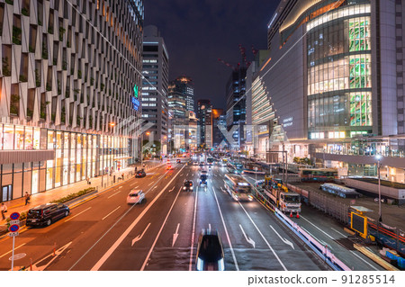 《大阪府》大阪車站前，城市夜景 91285514