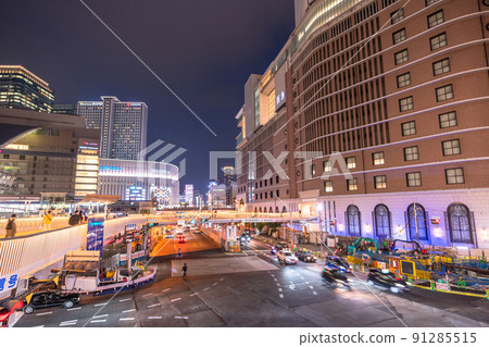 《Osaka Prefecture》 Osaka station square, city night view 91285515