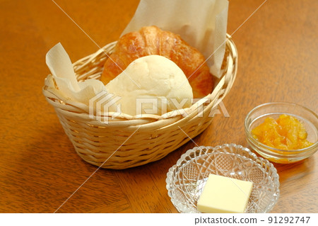 Freshly baked bread Freshly baked bread 91292747