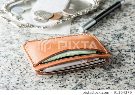 vegetable tanned leather wallet 91304379