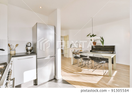 Interior of a spacious room in a luxury house Interior of a spacious room in a luxury house 91305584