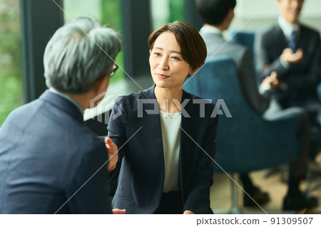 高級總裁兼秘書 91309507