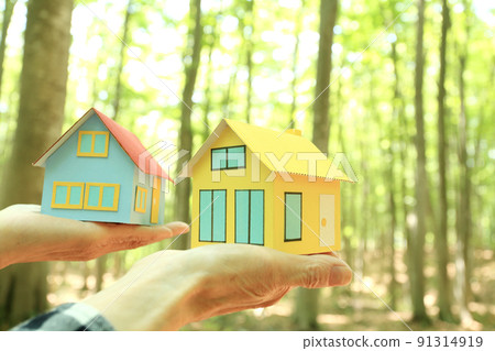 Miniature house in the forest 91314919