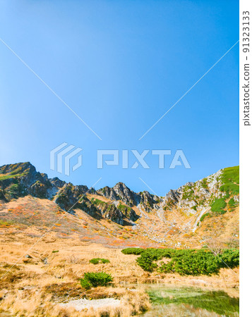 Autumn Kisokomadake trekking (view of Senjojiki Cirque and Hokendake from Kengaike) 91323133