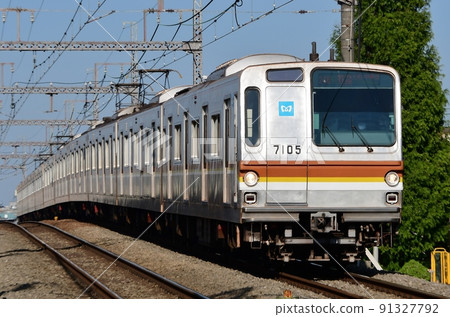 Tokyo Metro 7000 Series Fukutoshin Line Toyoko Line Gakugei University-Toritsu University Tokyo Metro 7000 Series Fukutoshin Line Toyoko Line Gakugei University-Toritsu University 91327792
