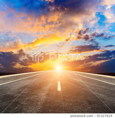 夕陽下無人,字前高速公道 夕陽下無人,字前高速公道 91327814