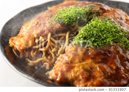 Hiroshima style okonomiyaki 91331907