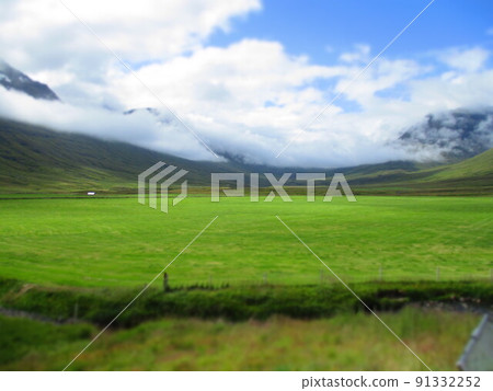 冰島西洋鏡風格 91332252