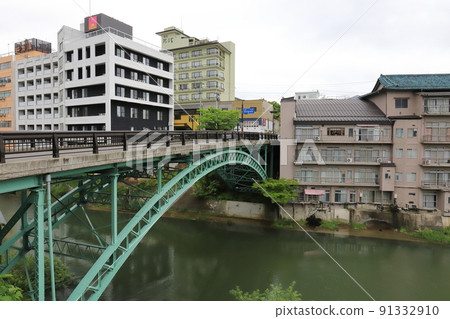 福島福島市戶綱橋和飯坂溫泉街景 91332910