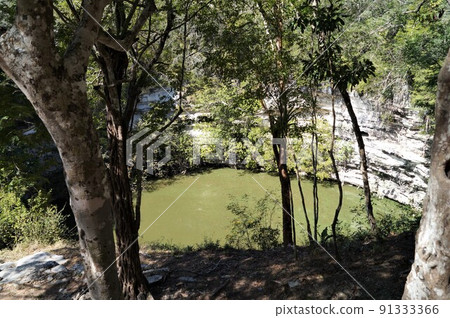 墨西哥奇琴伊察遺址的 Cenote 墨西哥奇琴伊察遺址的 Cenote 91333366