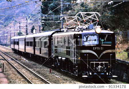 1999 EF5861 calling train running on the Chuo East Line test run 1999 EF5861 calling train running on the Chuo East Line test run 91334178