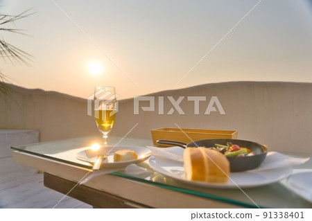 Luxurious moment Luxurious moment 91338401