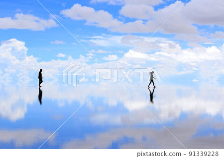 Uyuni salt lake   91339228